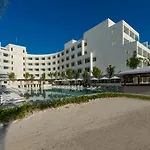 Izla Beach Front Hotel