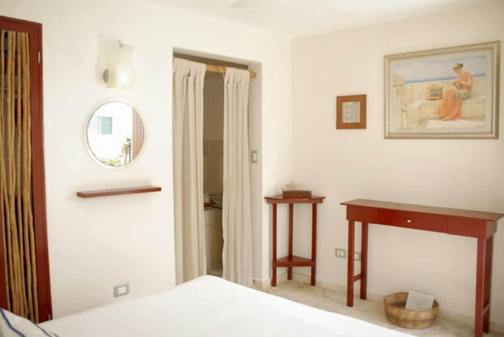Aparthotel Casa Ixchel 2*