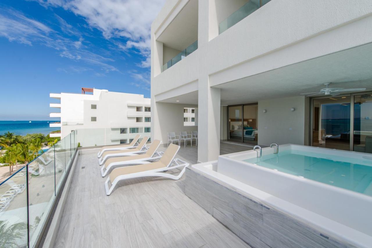Izla Front Hotel