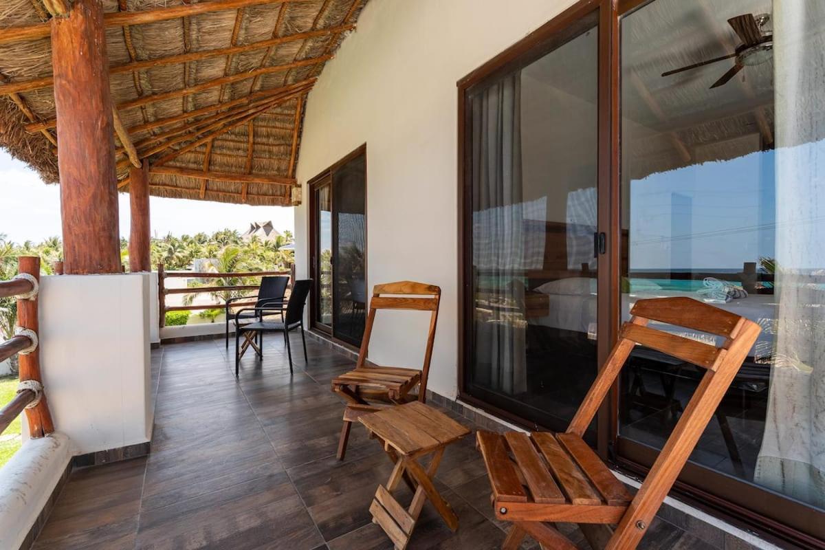 With Ocean View, Pool, Restaurant And Rooftop Holiday home