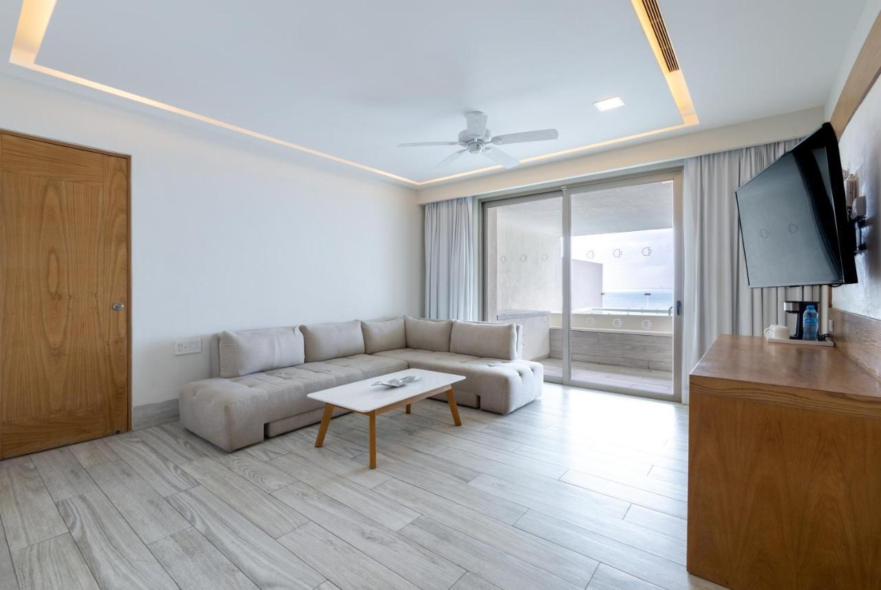Hotel Izla Front