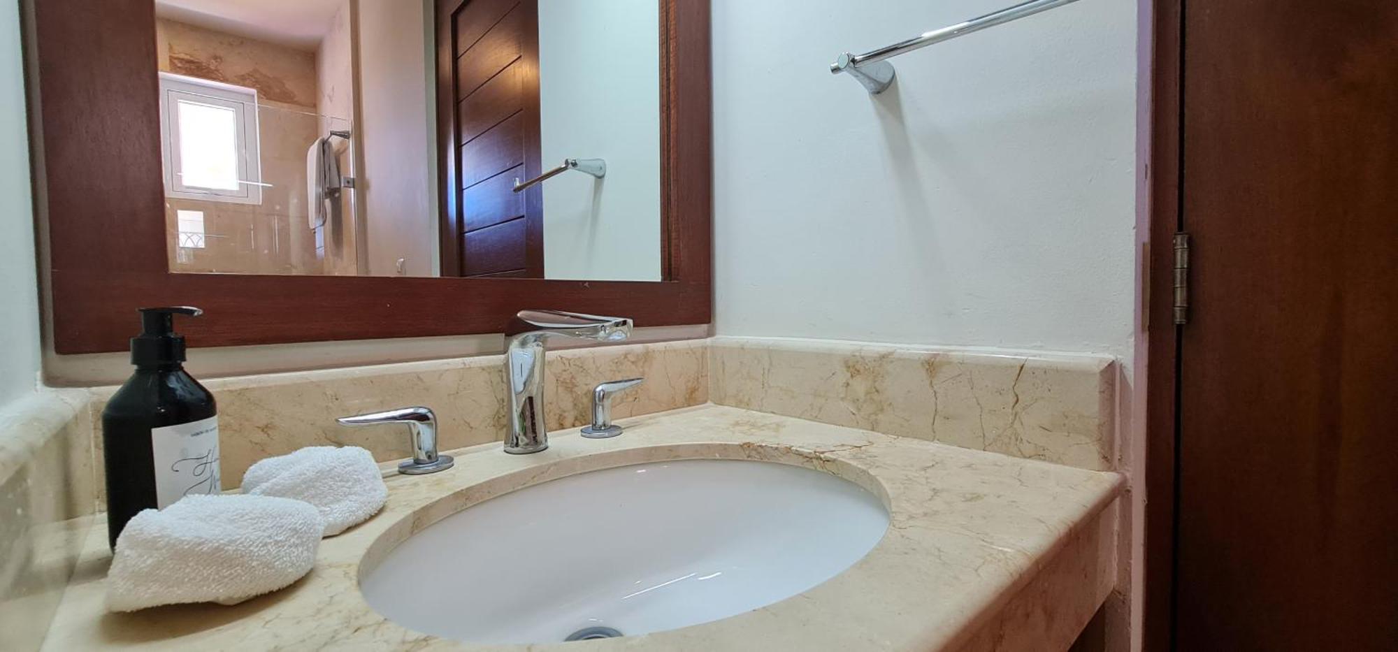 Villa Casa Reyes Stunning Rooftop Oceanview *