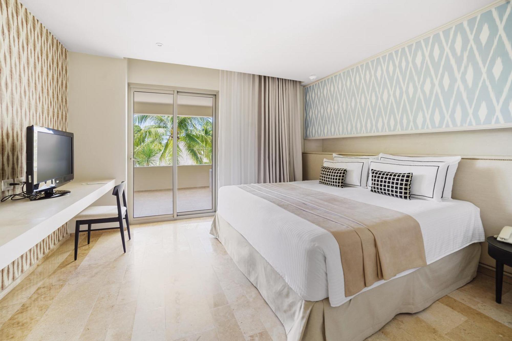 Privilege Aluxes Adults Only 5*