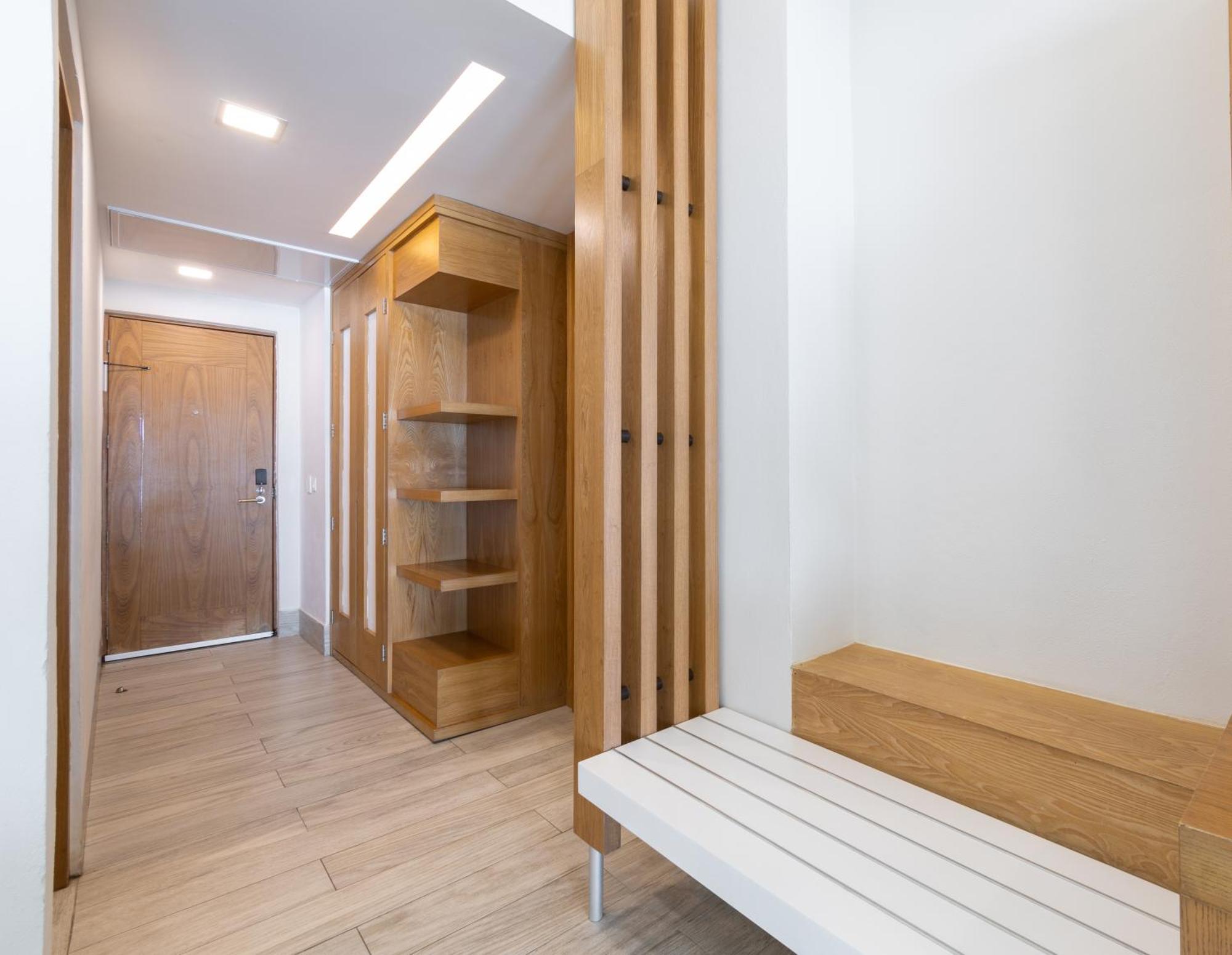 Izla Front Hotel