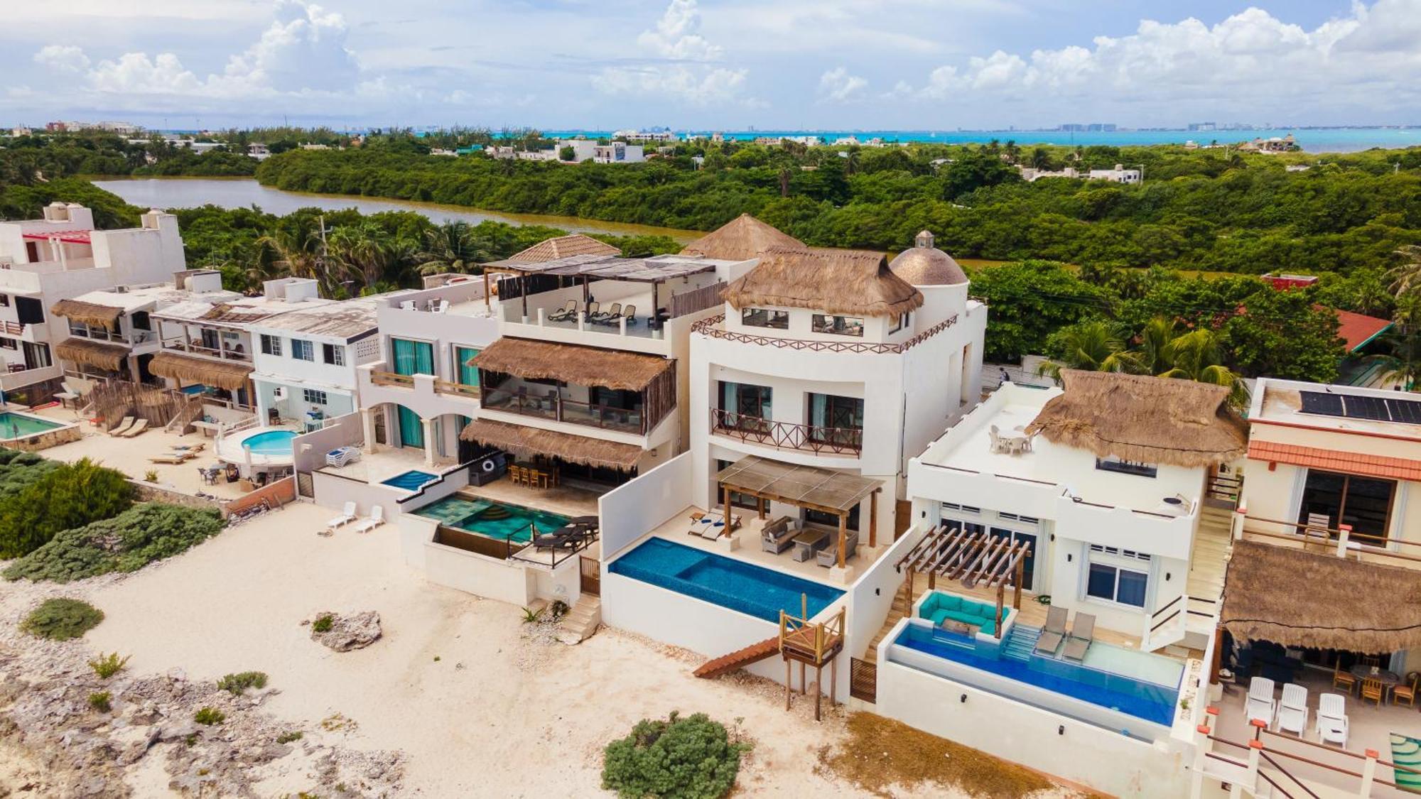 Casa Javi- Ocean Front Located Mid *