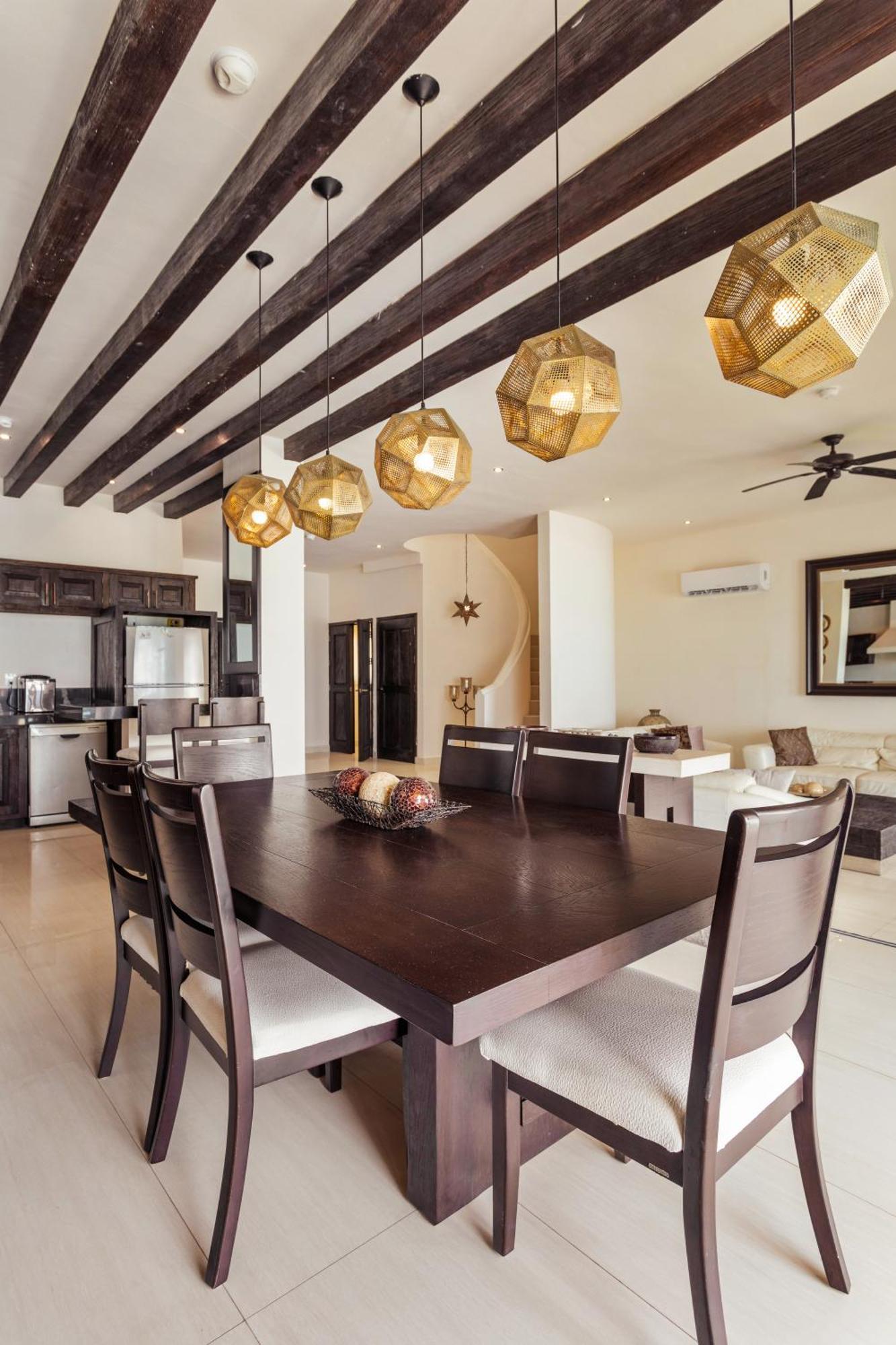 Casa Javi- Ocean Front Located Mid