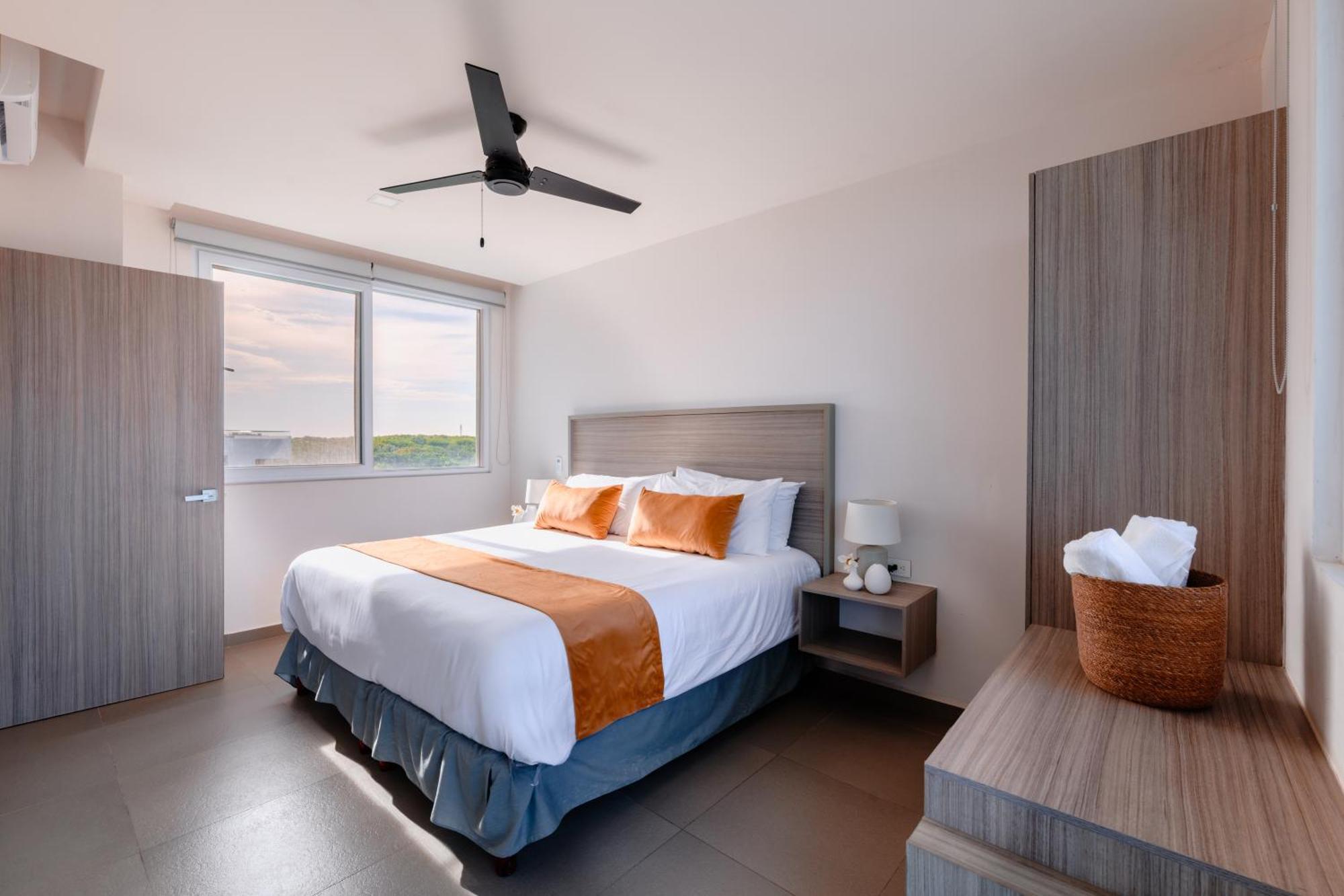 Azulea Hotel *