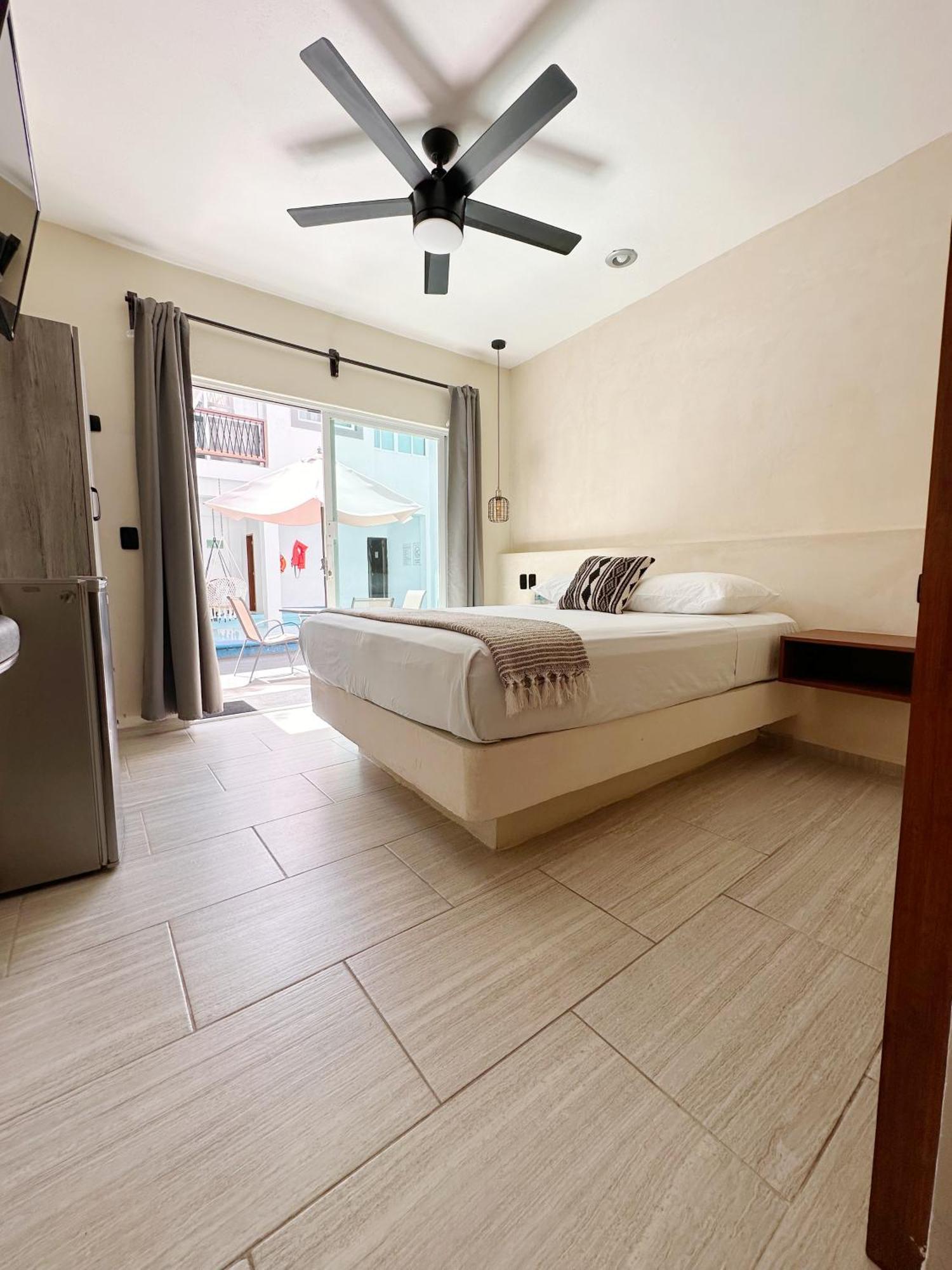 Caracol Hotel