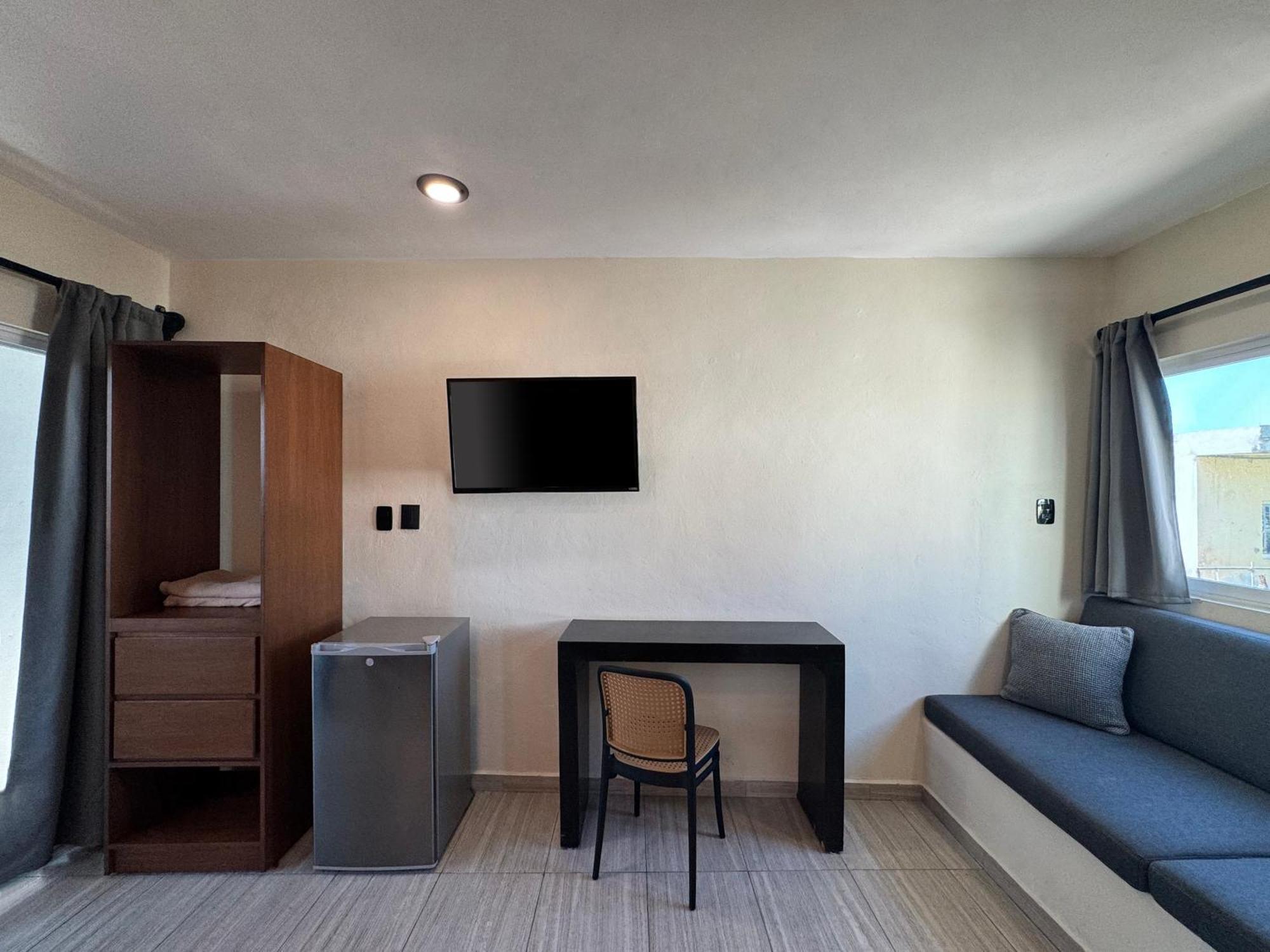 Caracol Hotel