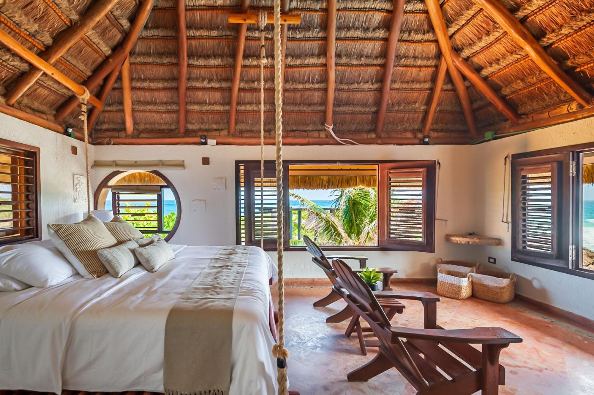 Bella Mar, Oceanfront Escape Guest house *
