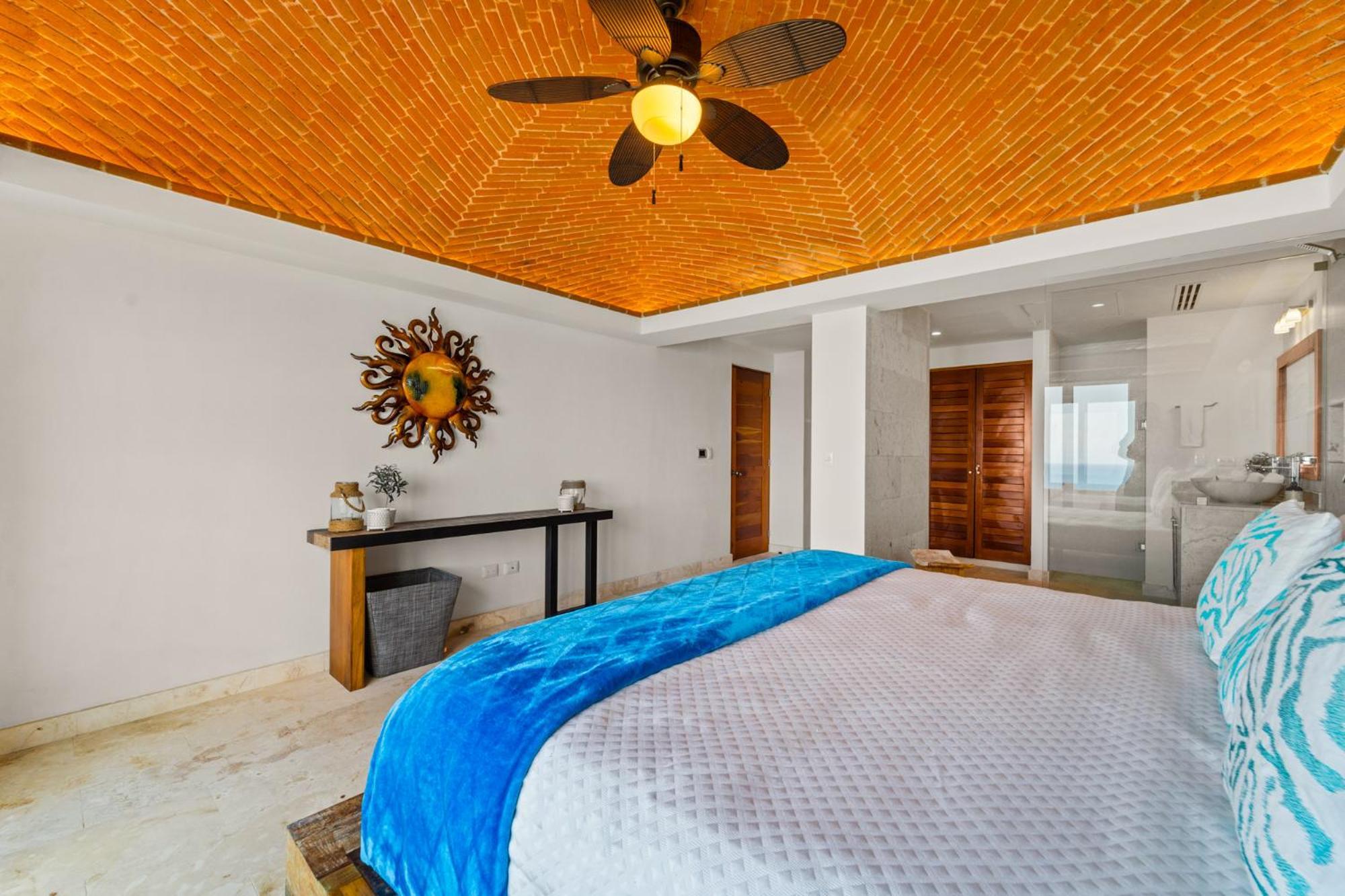 Apartment 360 Views, Waterfront Penthouse, Rooftop Pool Isla Mujeres