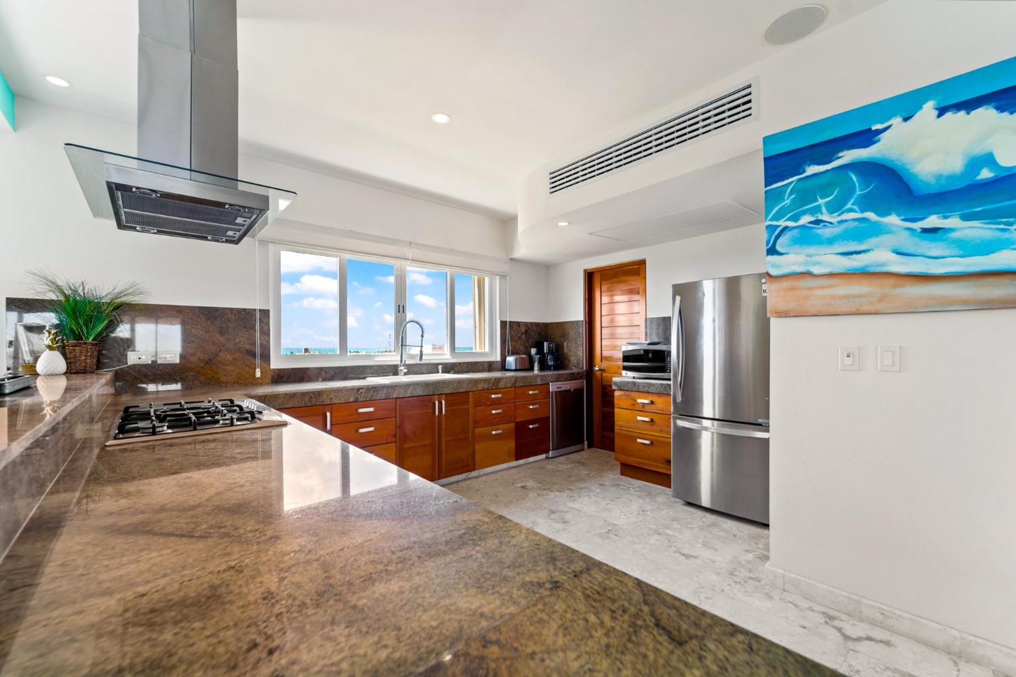 Apartment 360 Views, Waterfront Penthouse, Rooftop Pool *