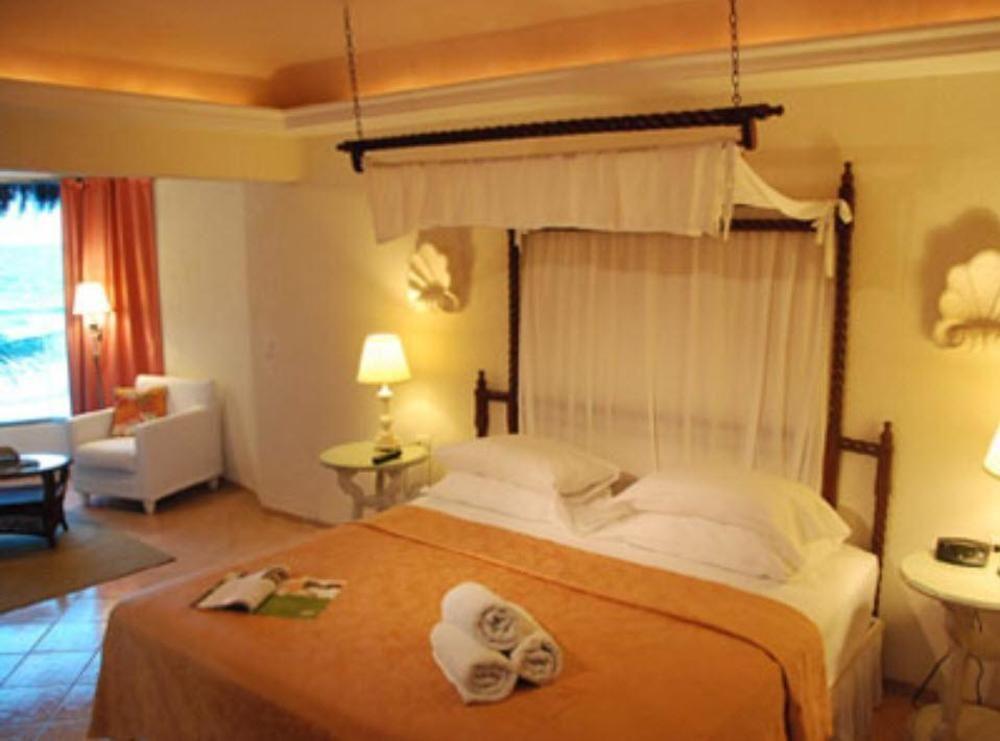 Playa La Media Luna Hotel