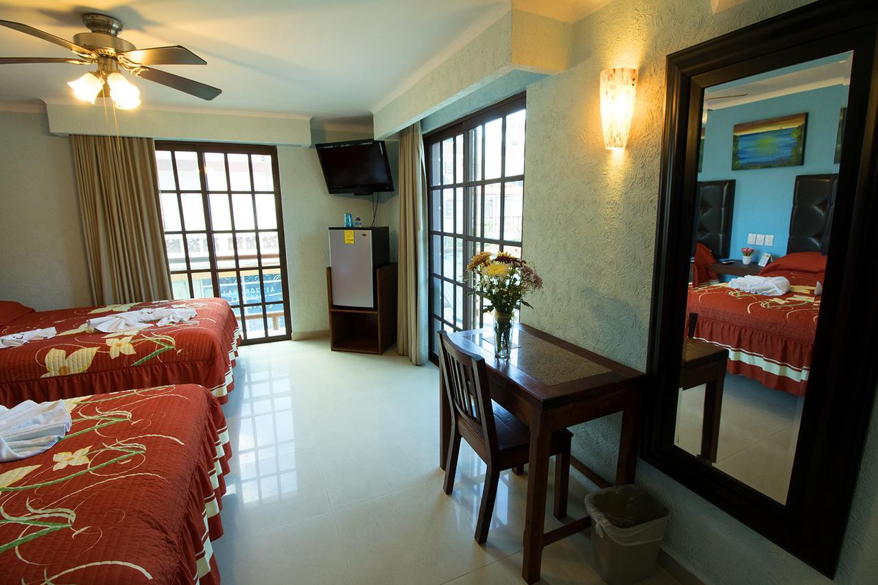 Hotel Isleno 3*