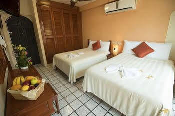 Hotel Bucaneros