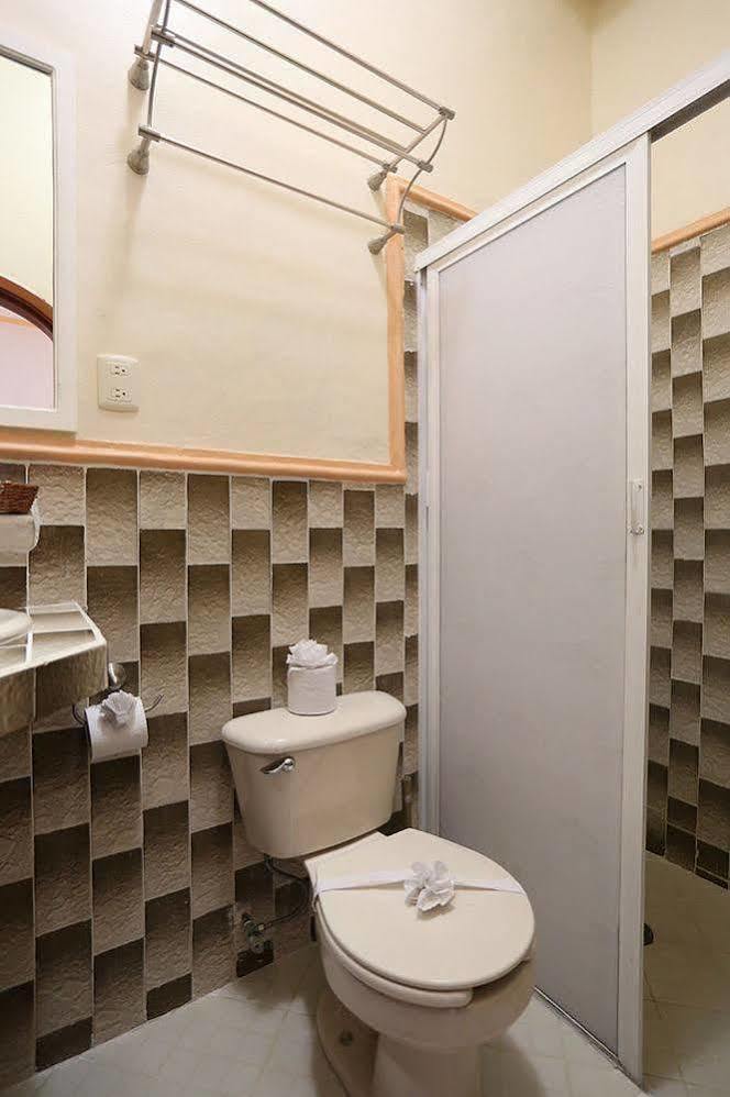 Hotel Bucaneros