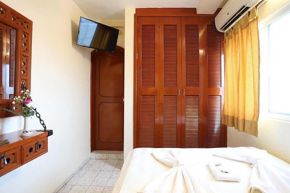 Bucaneros Hotel 3*