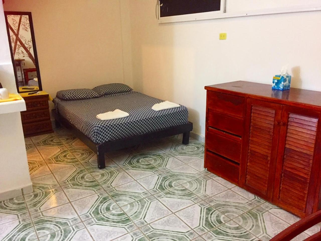 El Malecon, Mini Apartment