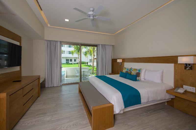 Izla Front Hotel