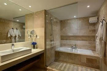 Privilege Aluxes Adults Only 5*