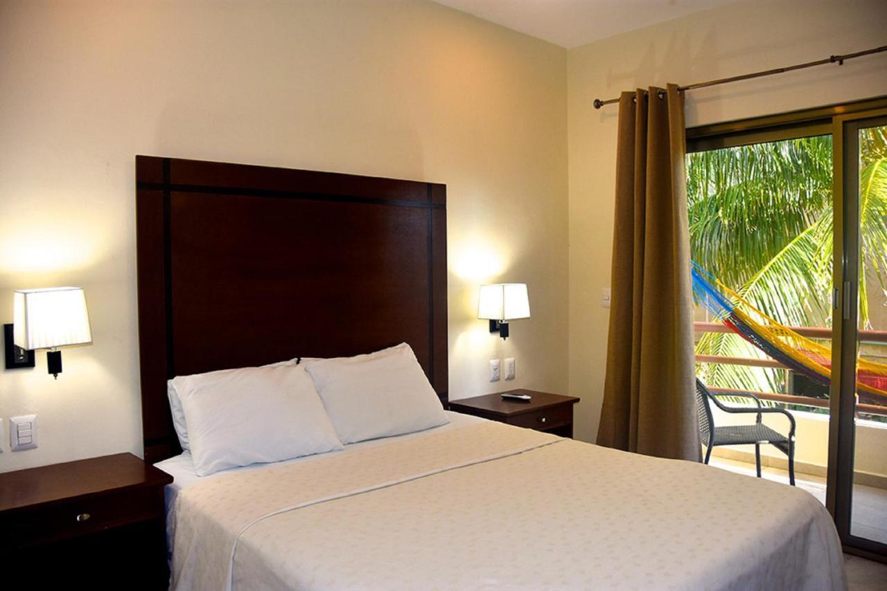 Playa La Media Luna Hotel 4*