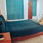 Les Trois Singes - Friendly Hostel