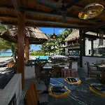 Casa Del Jaguar Beach Hotel