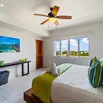 360 Views, Waterfront Penthouse, Rooftop Pool