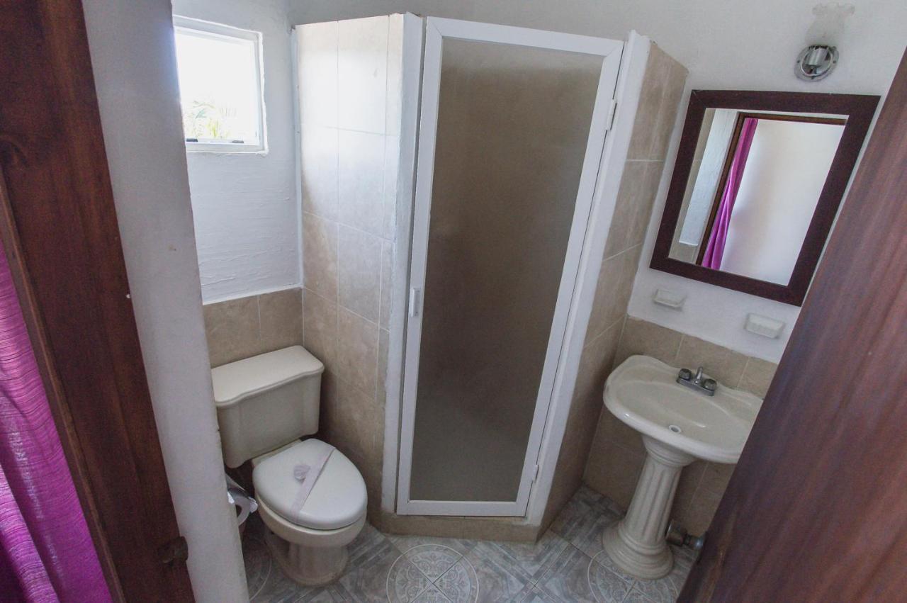Hostel Les Trois Singes - Friendly Hostel Isla Mujeres