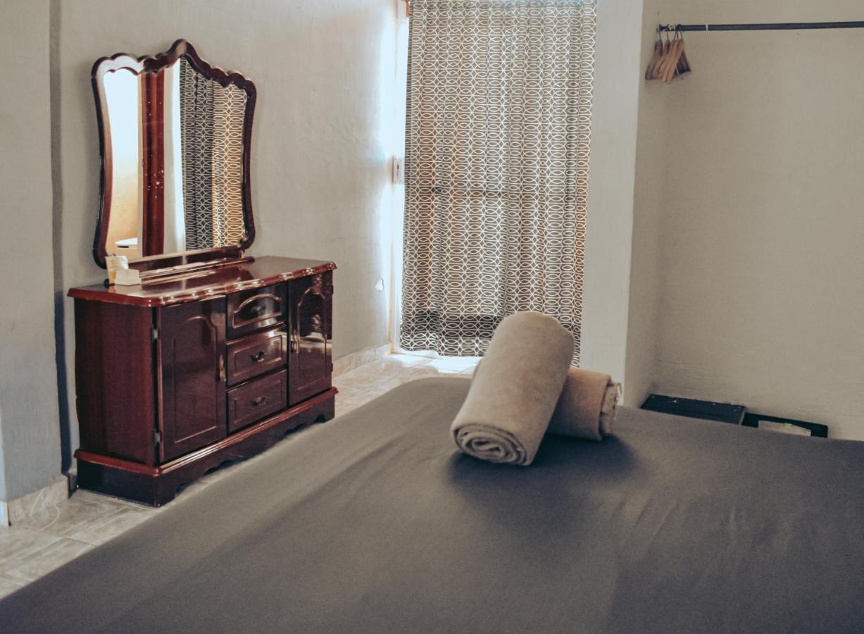 Les Trois Singes - Friendly Hostel *