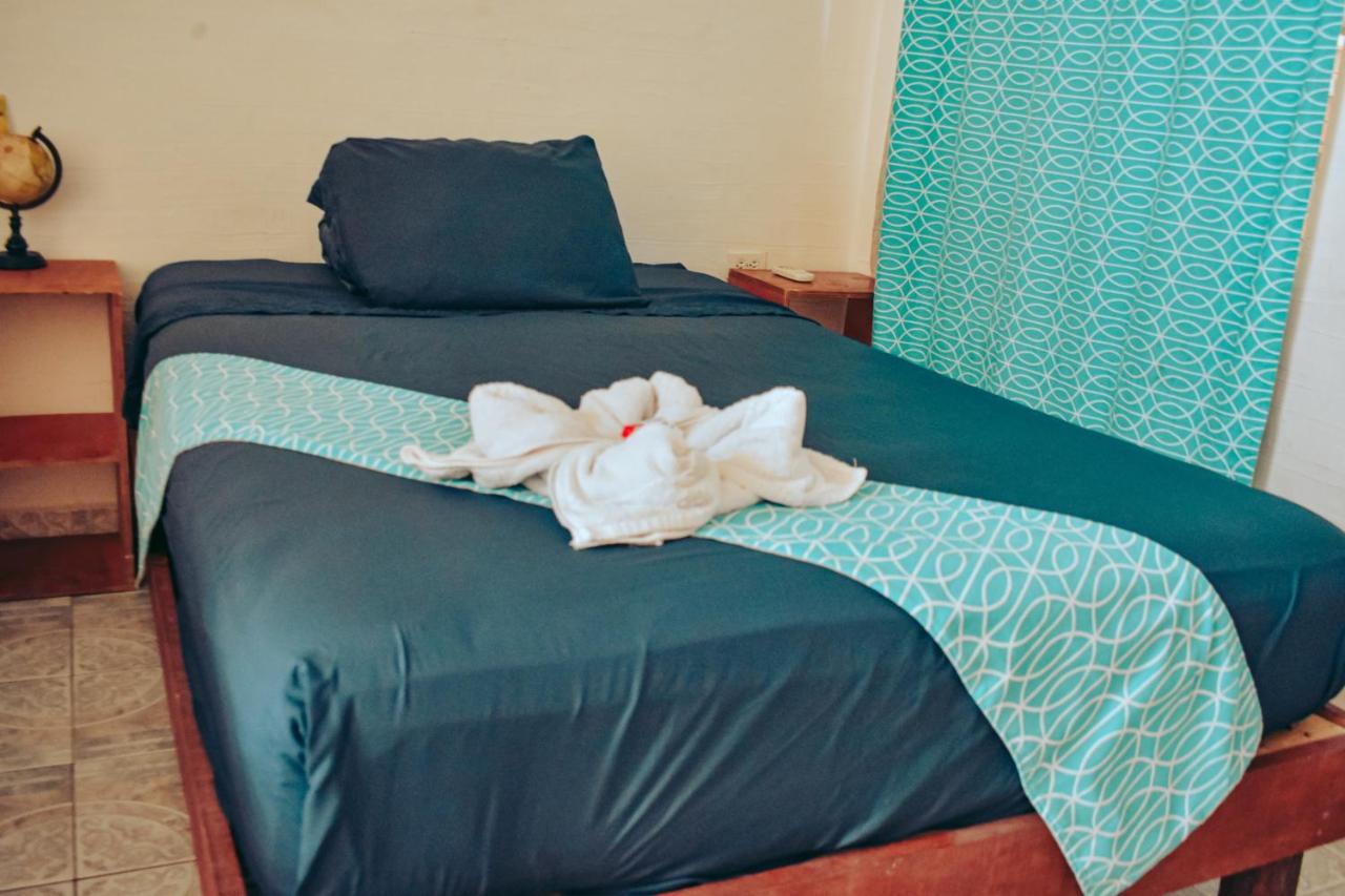 Les Trois Singes - Friendly Hostel