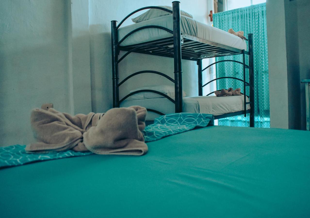 Les Trois Singes - Friendly Hostel *