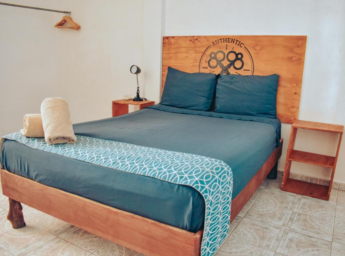 Hostel Les Trois Singes - Friendly Hostel