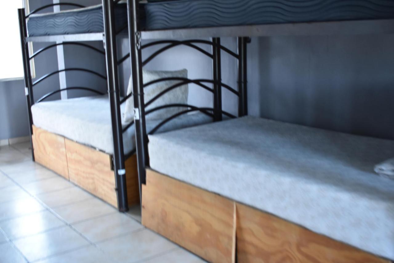 Les Trois Singes - Friendly Hostel *