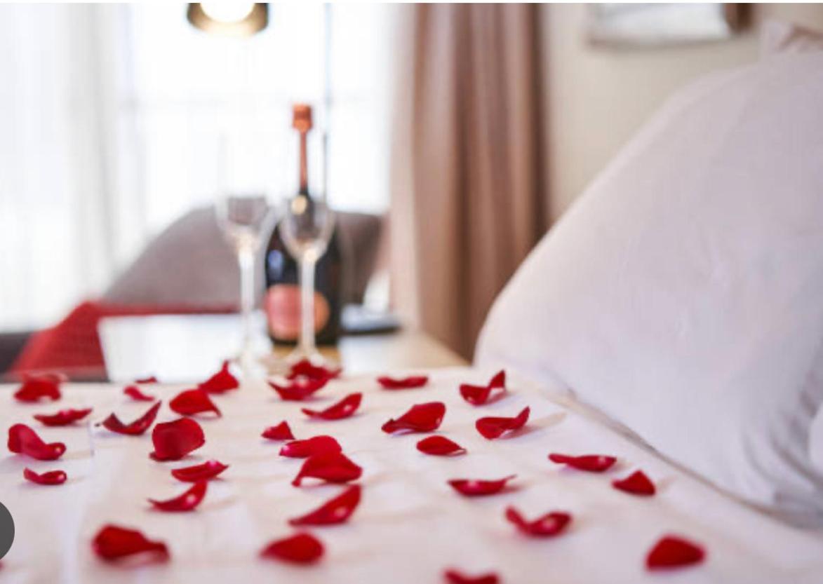 Enjoy Sunsets At Fully Equipped 1br By The
