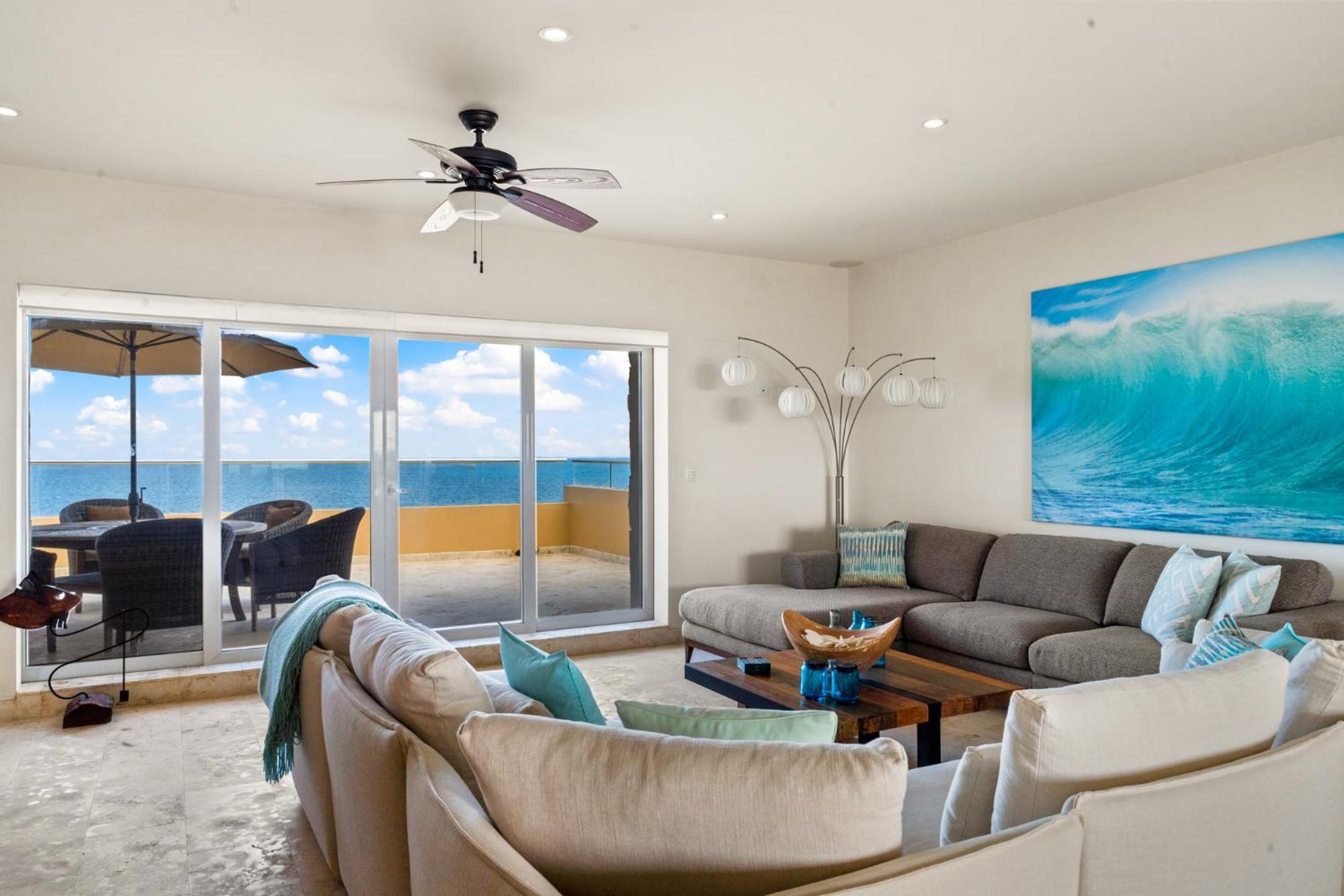 360 Views, Waterfront Penthouse, Rooftop Pool Apartment Isla Mujeres