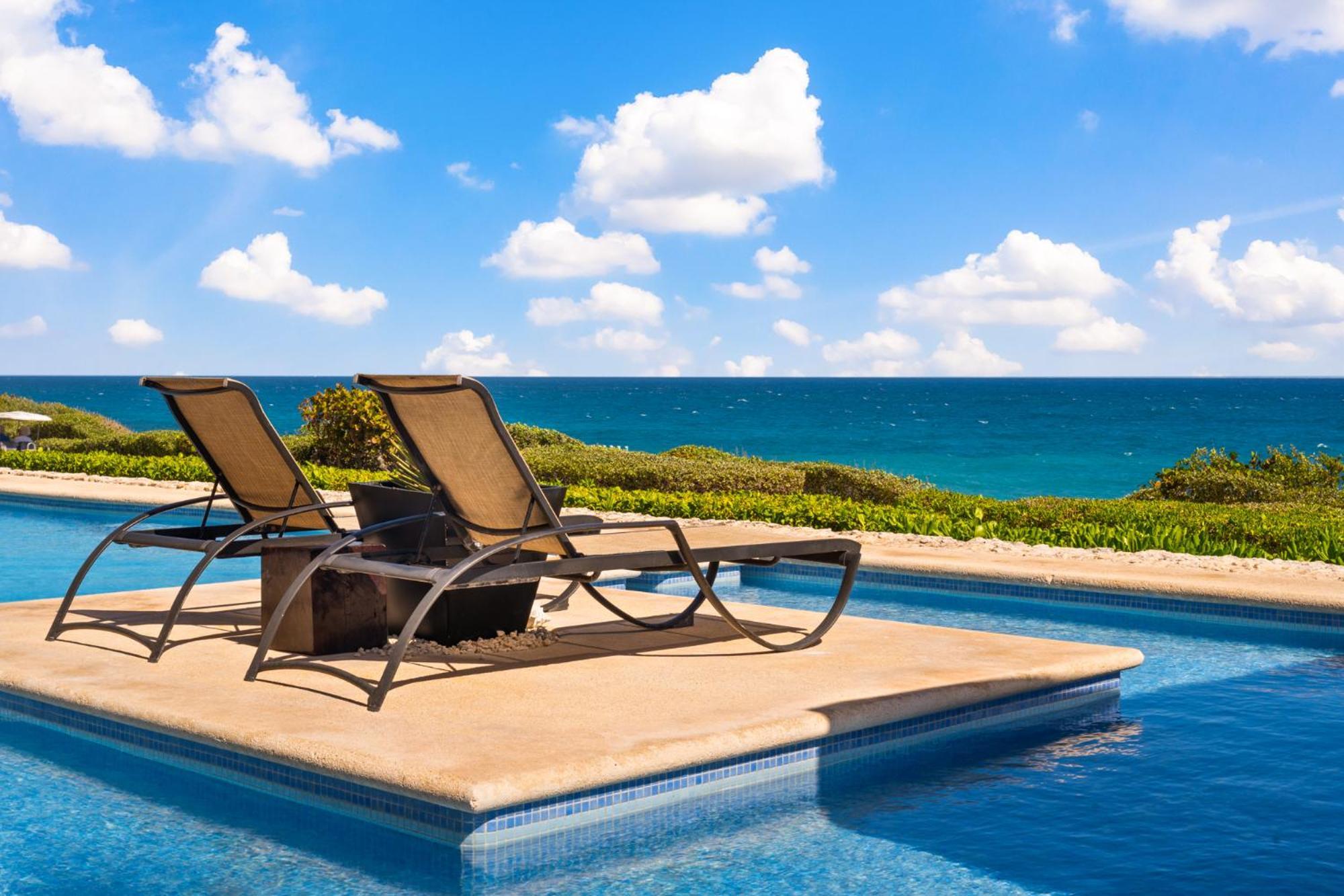 360 Views, Waterfront Penthouse, Rooftop Pool Isla Mujeres