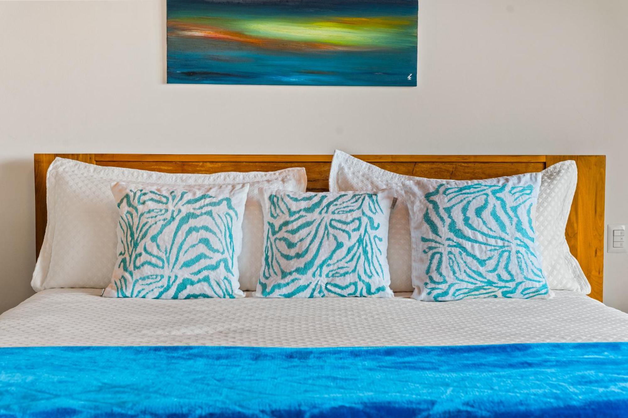 360 Views, Waterfront Penthouse, Rooftop Pool * Isla Mujeres