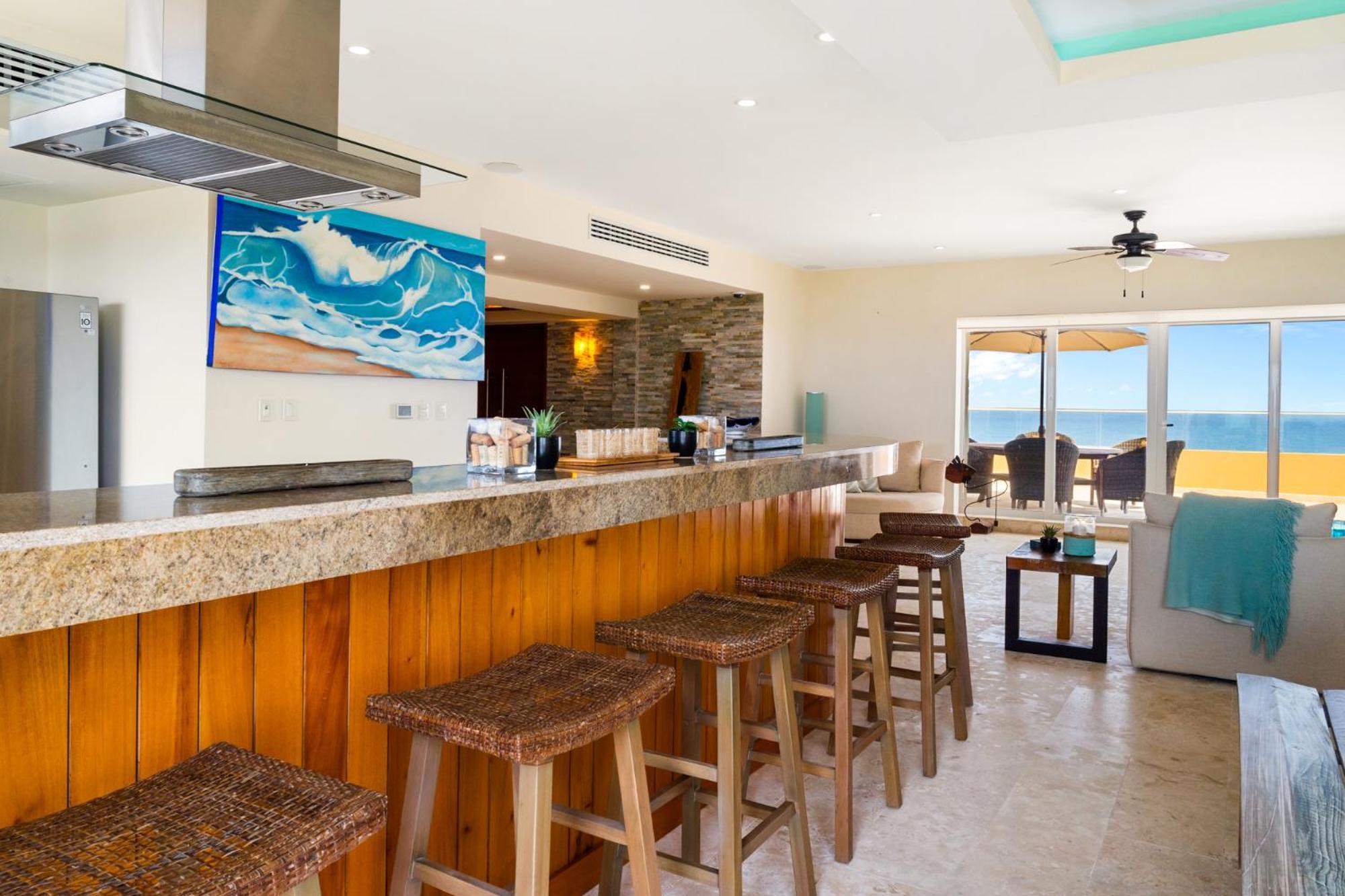 Apartment 360 Views, Waterfront Penthouse, Rooftop Pool *