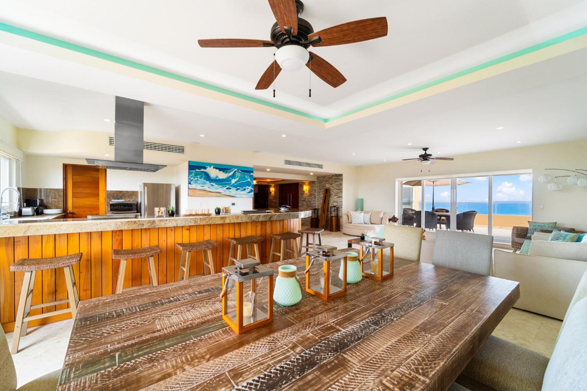 360 Views, Waterfront Penthouse, Rooftop Pool