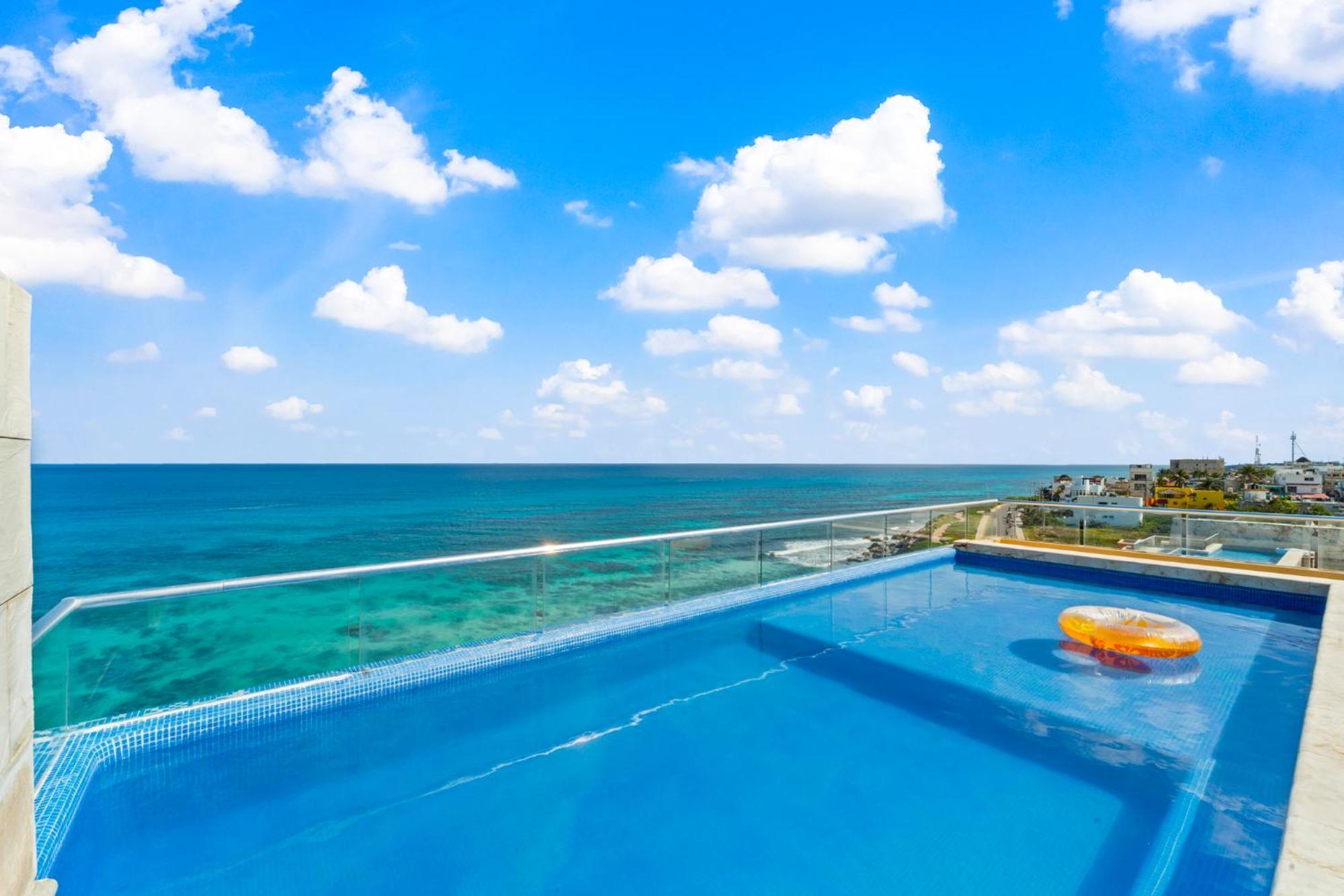 360 Views, Waterfront Penthouse, Rooftop Pool Apartment