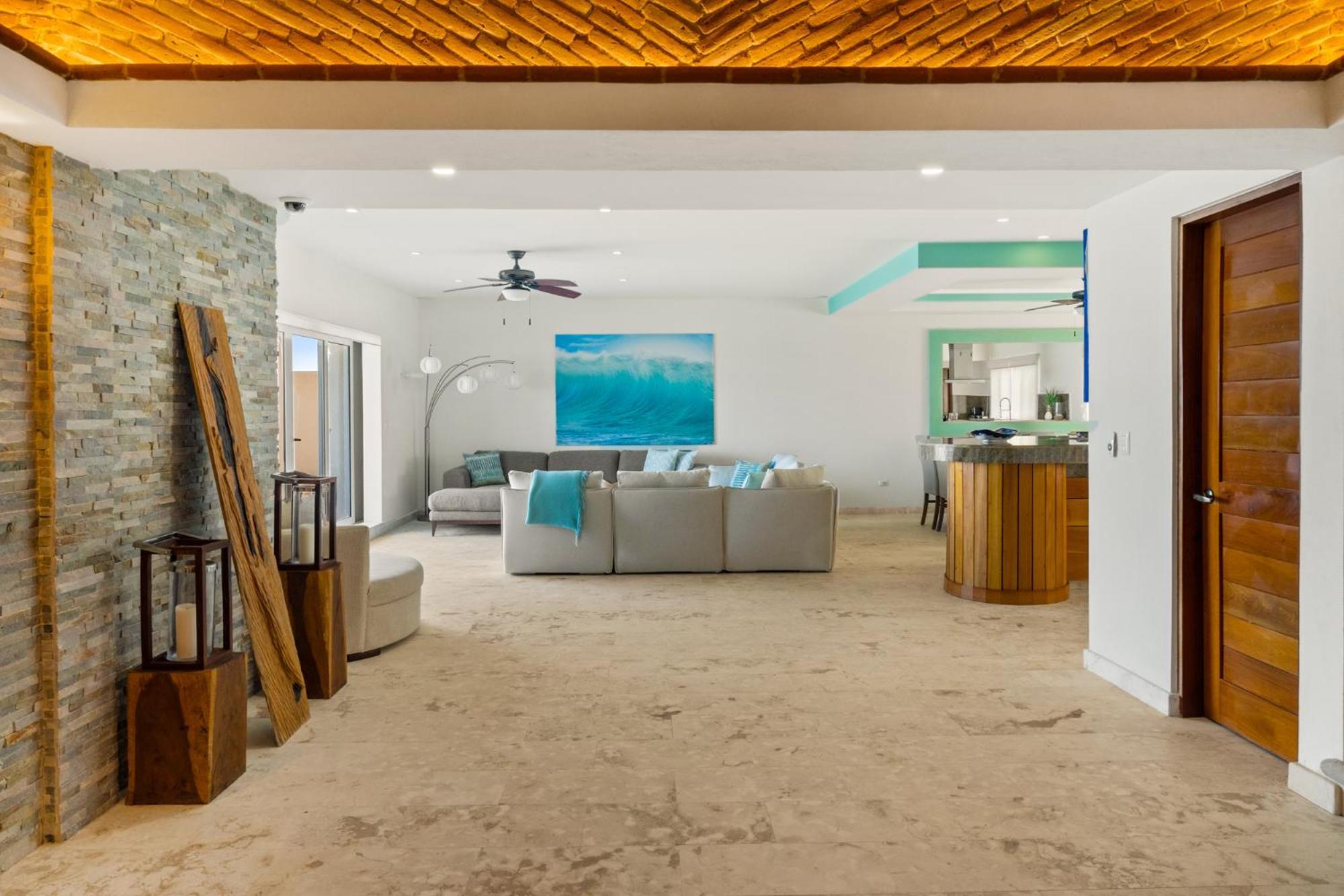 Apartment 360 Views, Waterfront Penthouse, Rooftop Pool