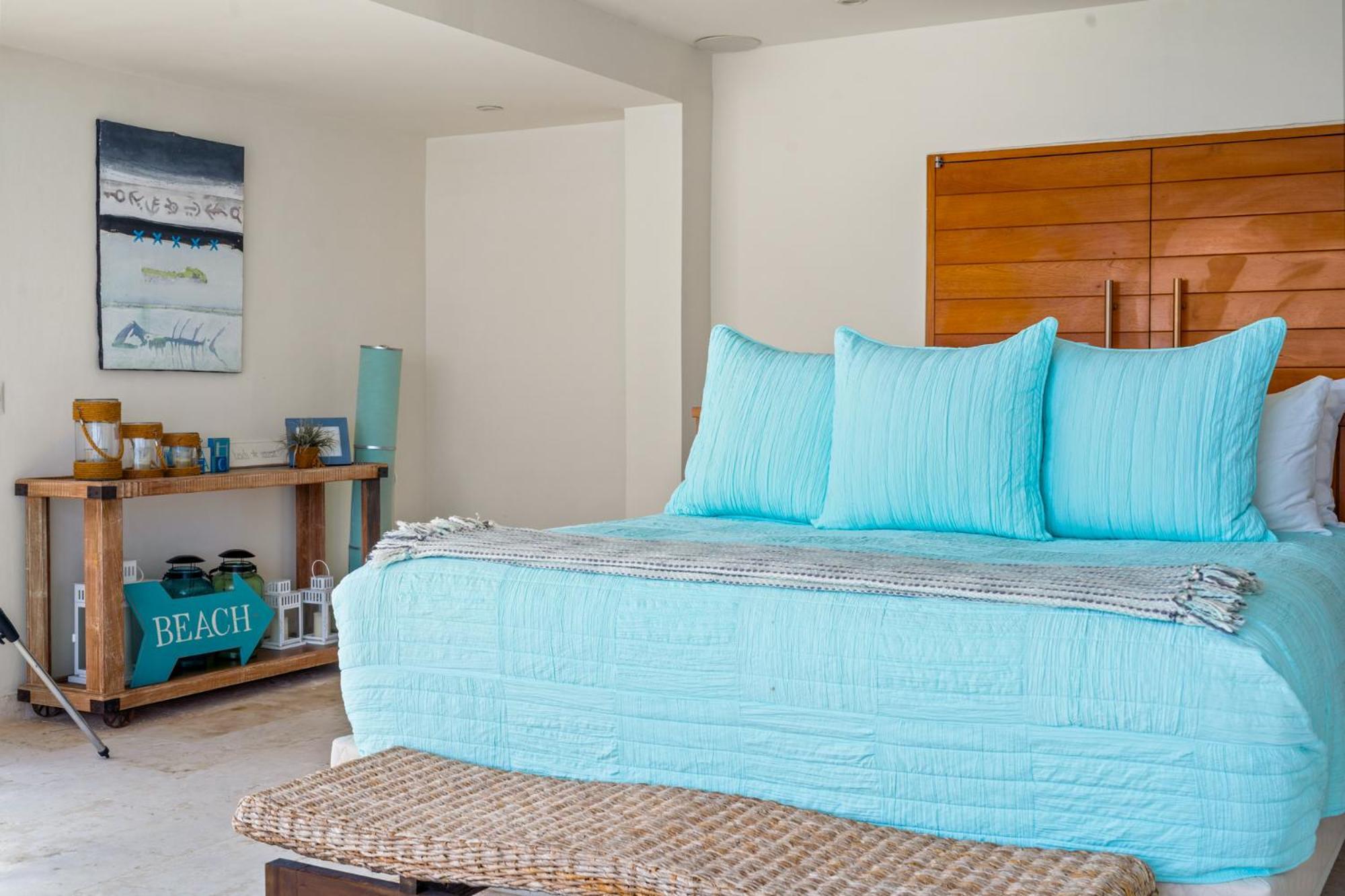 Apartment 360 Views, Waterfront Penthouse, Rooftop Pool *