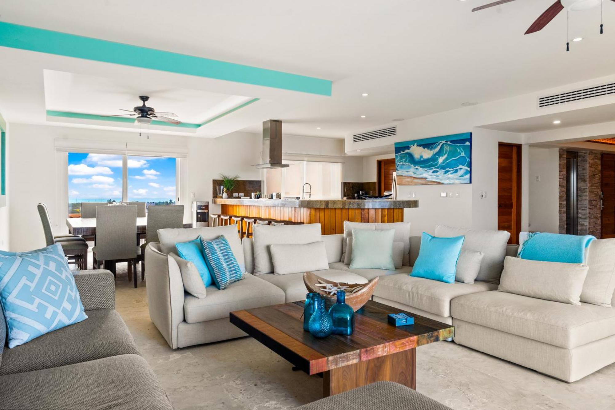 Apartment 360 Views, Waterfront Penthouse, Rooftop Pool