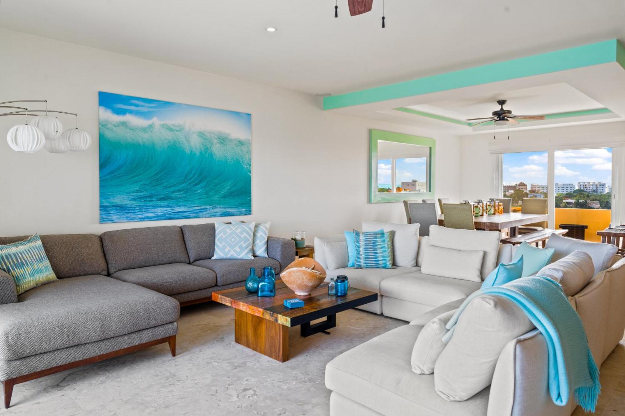 360 Views, Waterfront Penthouse, Rooftop Pool Apartment