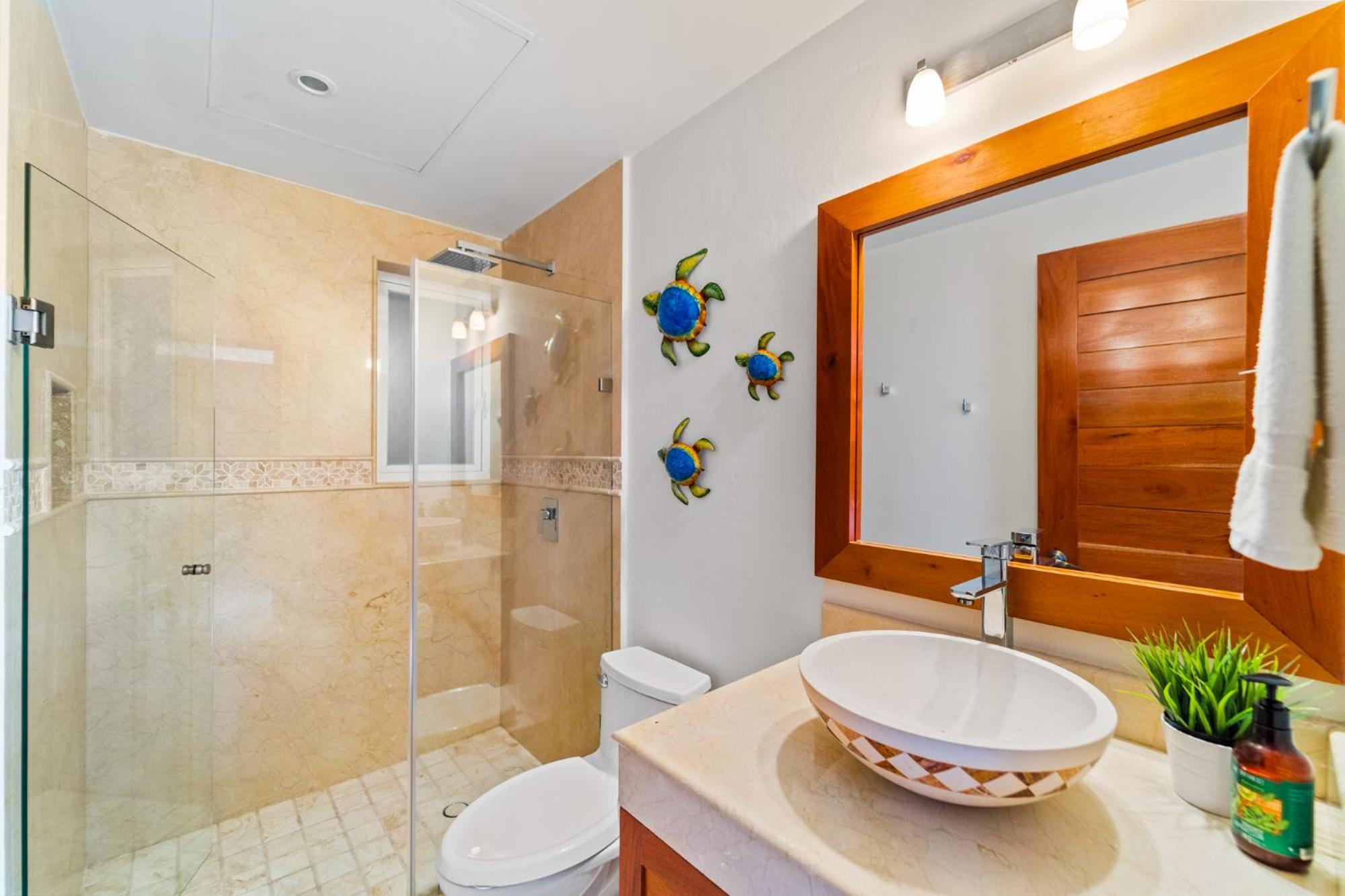 360 Views, Waterfront Penthouse, Rooftop Pool Apartment *