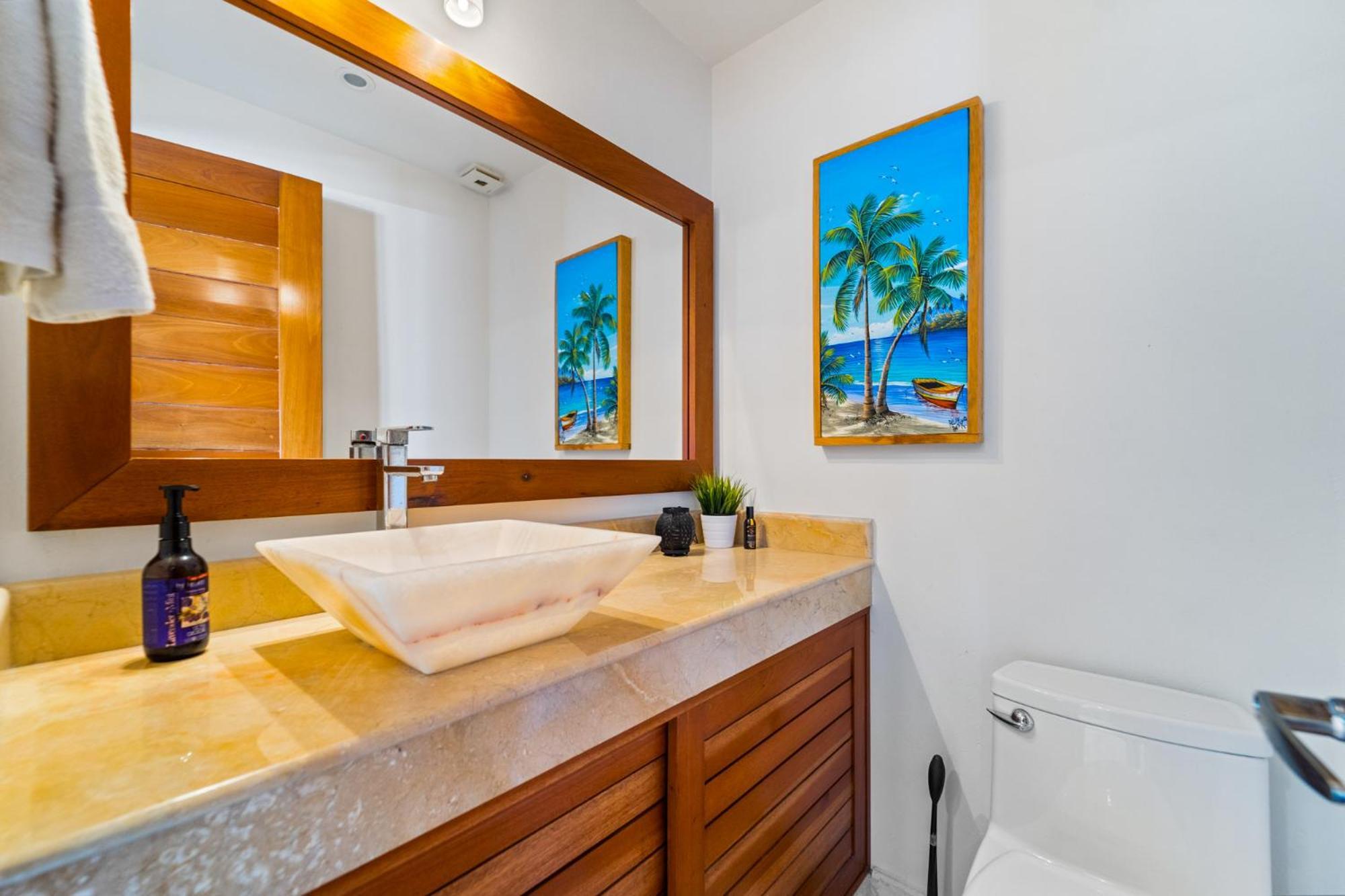 360 Views, Waterfront Penthouse, Rooftop Pool *