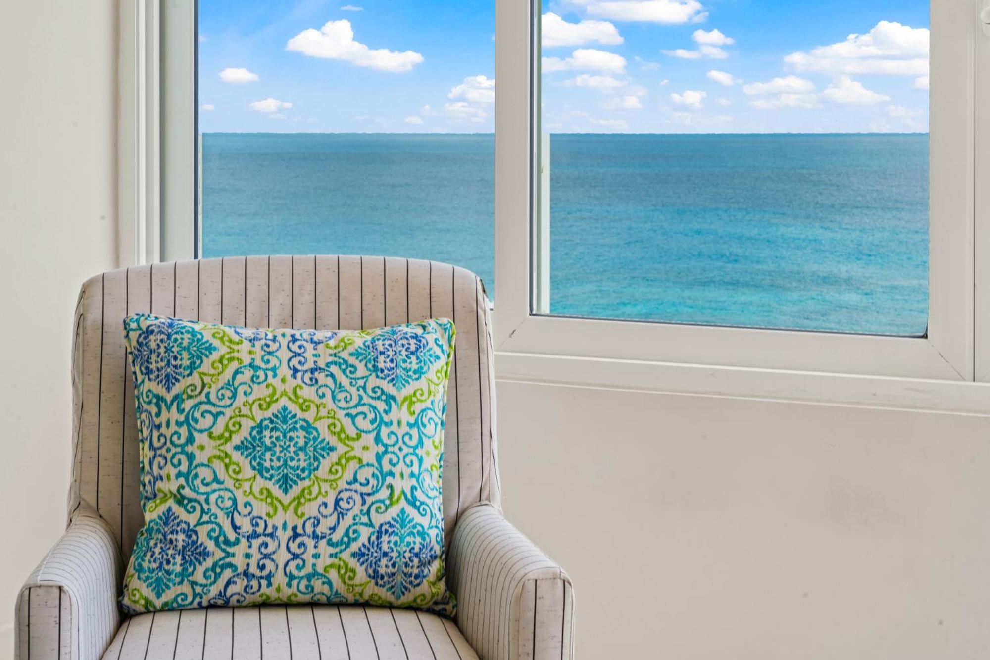 360 Views, Waterfront Penthouse, Rooftop Pool Isla Mujeres