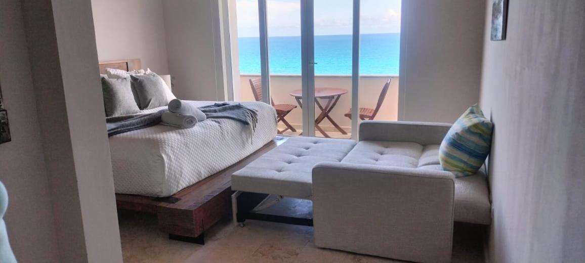 Apartment 360 Views, Waterfront Penthouse, Rooftop Pool