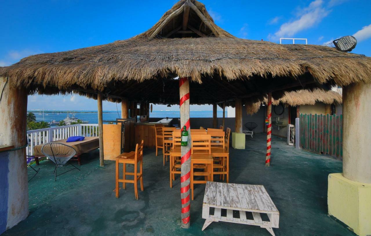 Hostel Les Trois Singes - Friendly Hostel *